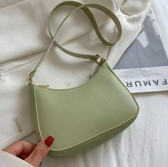 Messenger Bag „Berka“ – Damen Umhängetasche im modernen Minimalstil