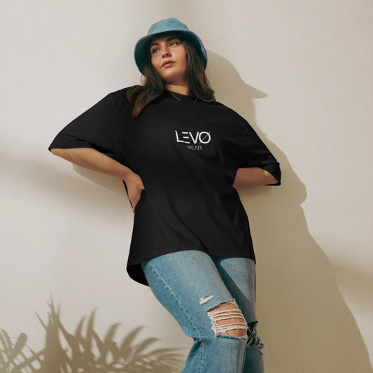 LÉVO Signature Oversized T-Shirt – Unisex Streetwear aus schwerer Baumwolle
