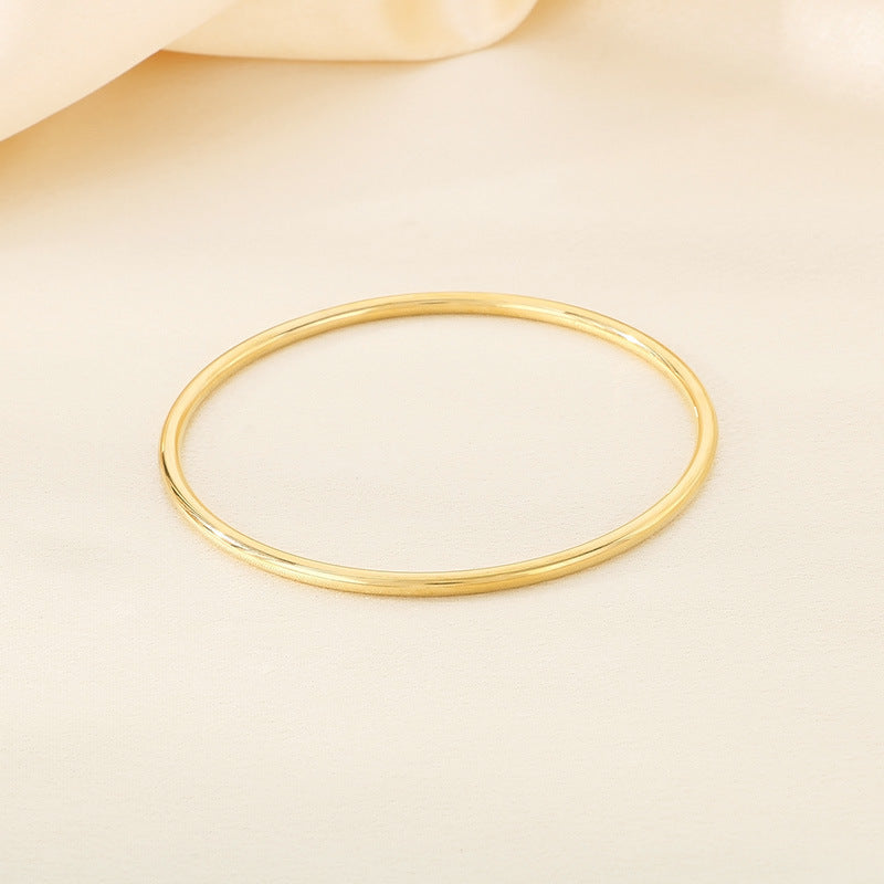 Armreif „Serra“ – Eleganter Damen-Armreif aus Titanstahl in Gold, Silber oder Roségold