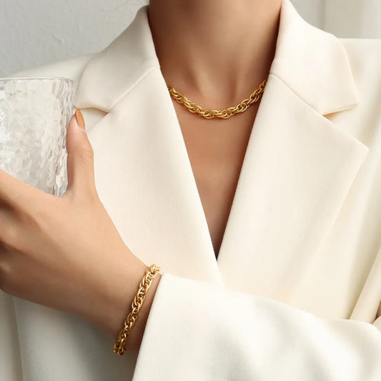Armband „Niora“ – Gliederarmband aus Titanstahl, vergoldet
