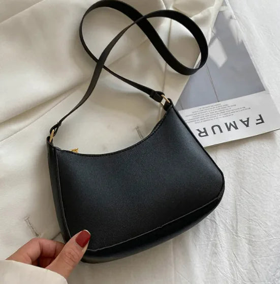 Messenger Bag „Berka“ – Damen Umhängetasche im modernen Minimalstil