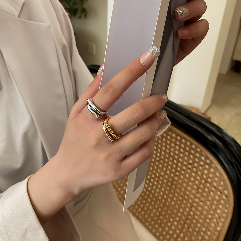 Ring „Elion“ – Offener Unisex-Ring mit unregelmäßiger Struktur in Gold oder Silber