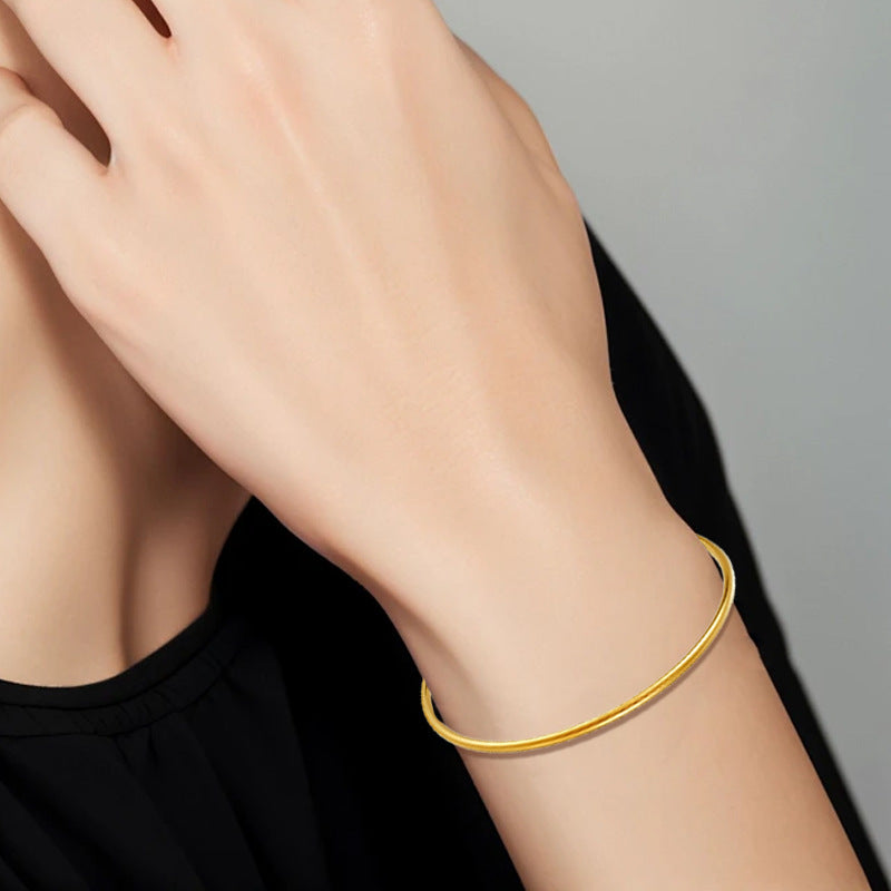 Armreif „Serra“ – Eleganter Damen-Armreif aus Titanstahl in Gold, Silber oder Roségold