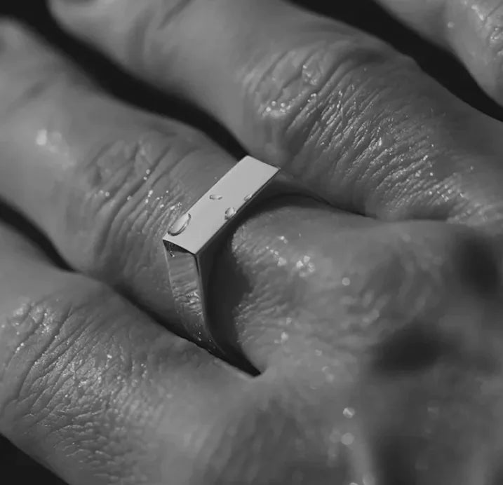 Ring „Caelan“ – Schlanker Herrenring aus poliertem Edelstahl